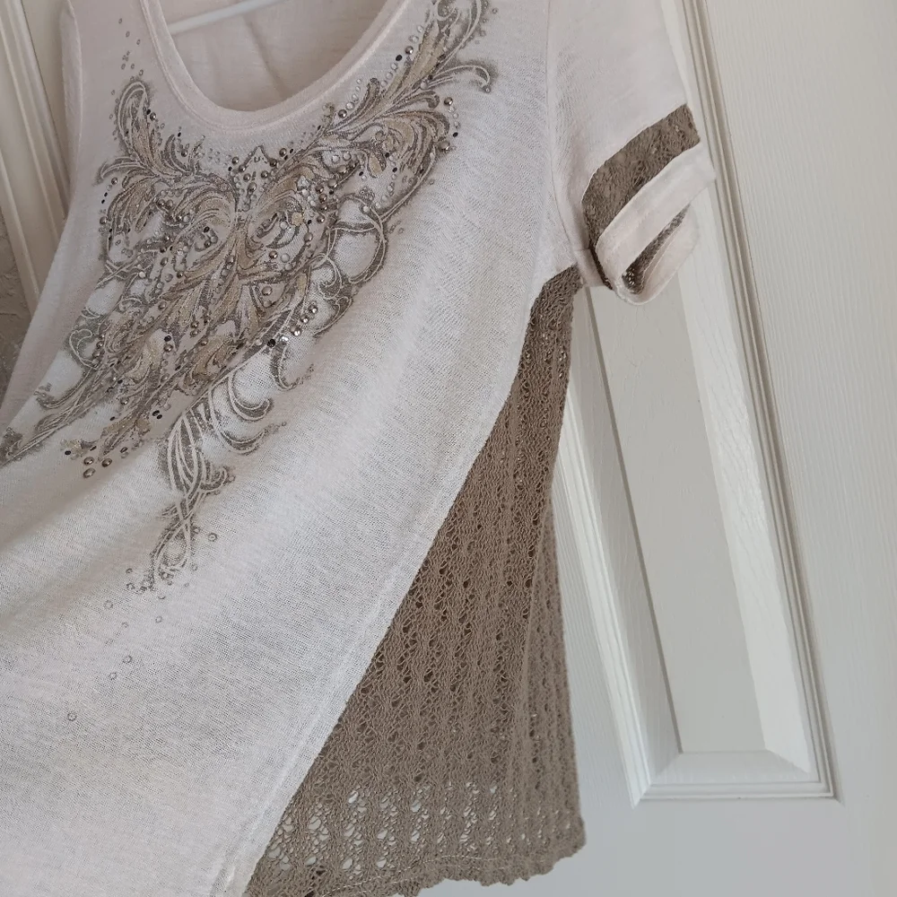 MISS ME Ladies beaded lace top. Medium - Picture 2 of 5